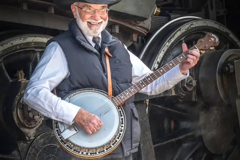 how-to-clean-and-restring-a-banjo-a-comprehensive-guide-clean-my